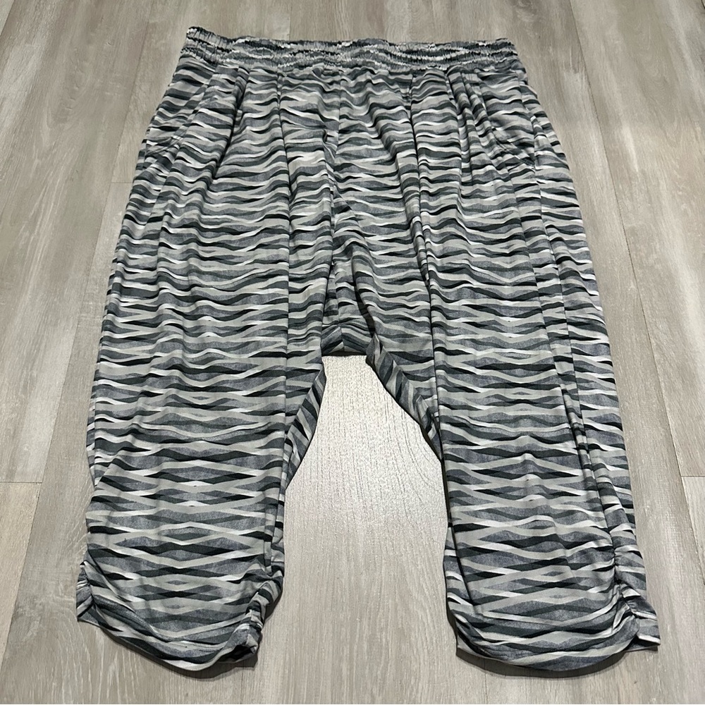 Nike Dri Fit Gray Print Men’s Stretch Short Leggings Sz XL